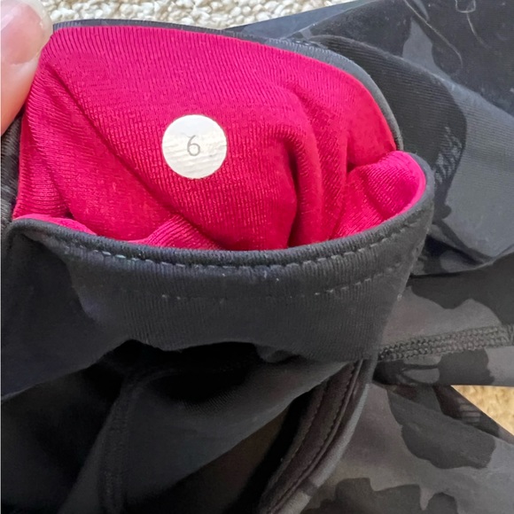 Lululemon Wunder Under Crop - Flat Inky Floral - Picture 5 of 11